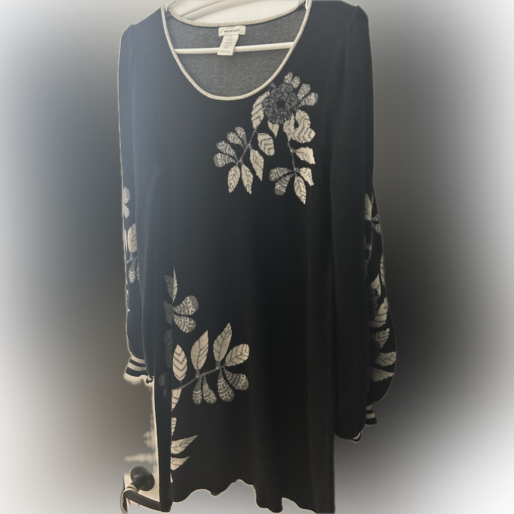 EUC Max Studio sweater dress